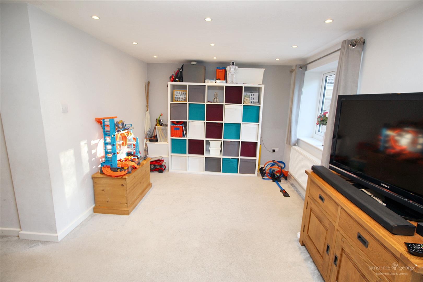 Langley Hill Close, Tilehurst, Reading